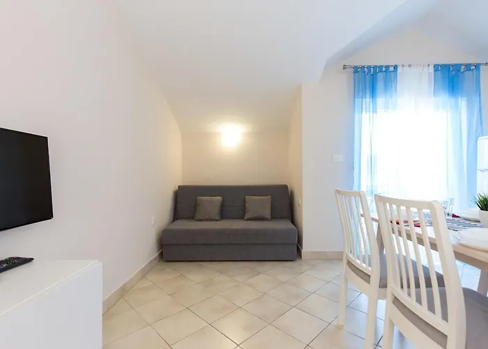 Tamaris Чижичи